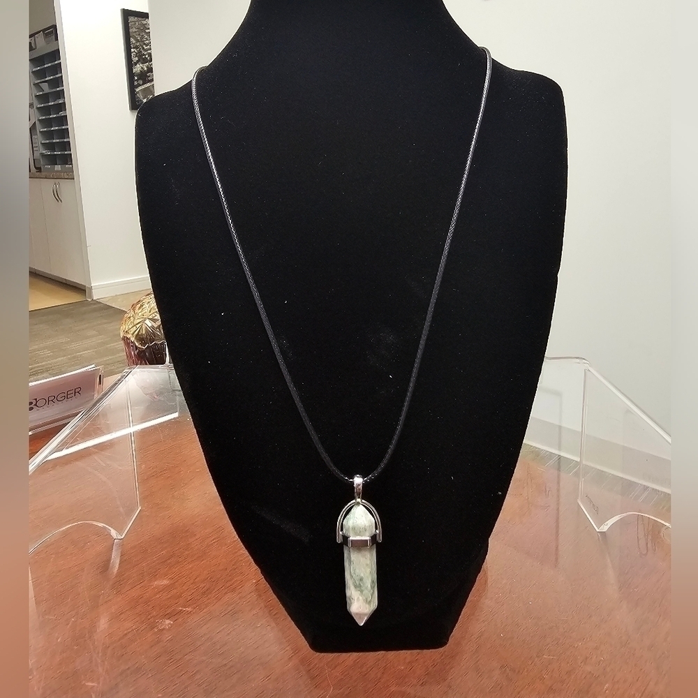 White - Bullet Gemstone Necklace - Picture 1 of 4